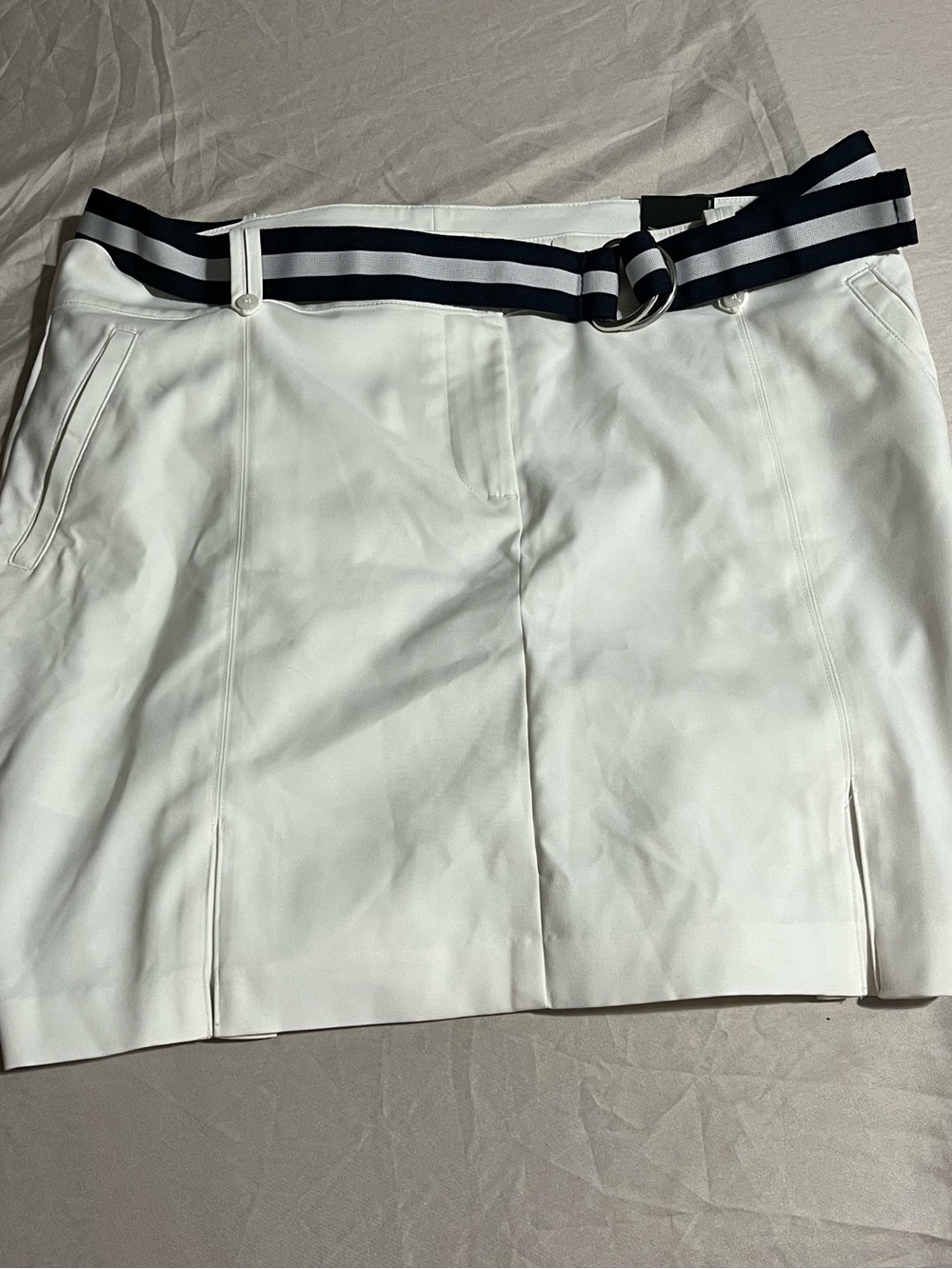 Izod White Mini Skirt with Navy Striped Ring Belt Women’s Size 14 New with Tags